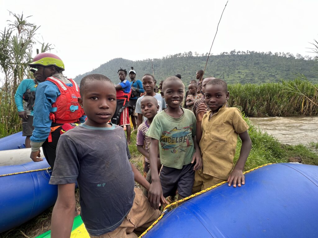 Paddling Rwanda children