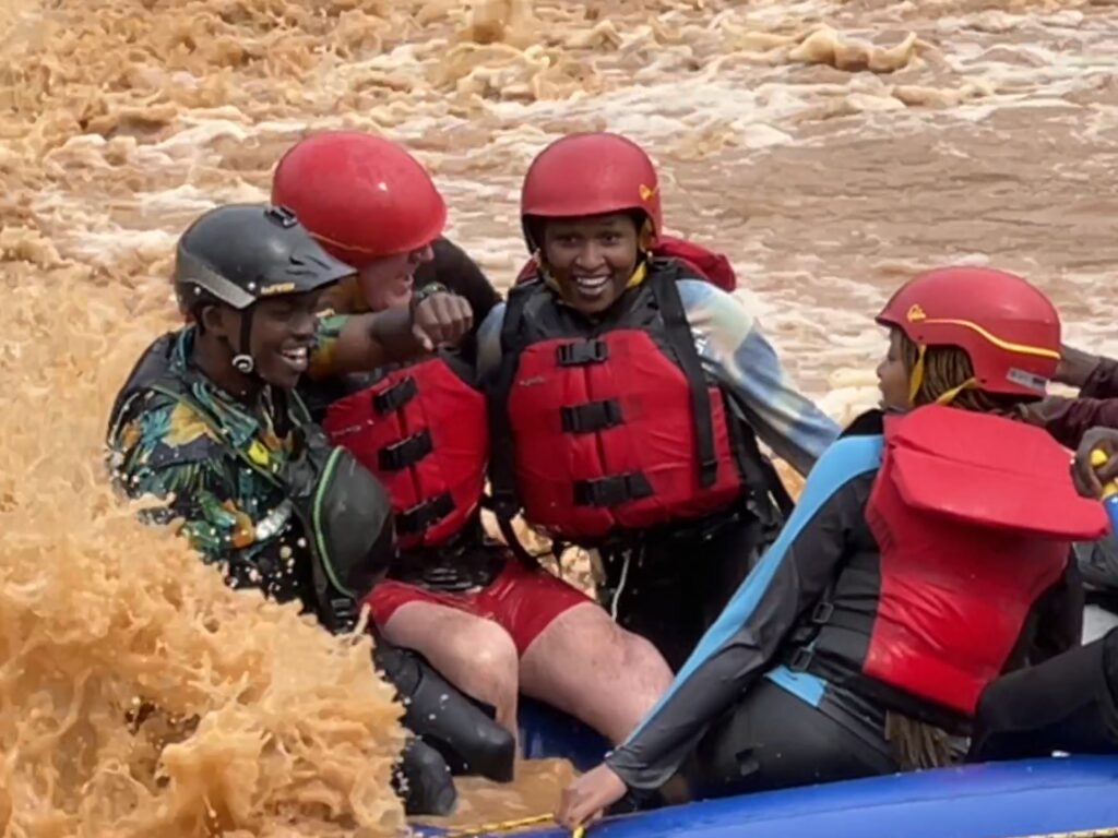 Paddling Rwanda super fun